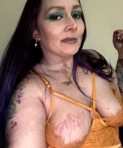 BBW Inked Milf! Solo&BG Content! Subscription Only. Kink Friendly?Interactive! Costumes&Cosplay, Anal Play Etc! 100’s Of Posts! Custom Videos PPV Everything Else Subscription Only! XGizmo1986x