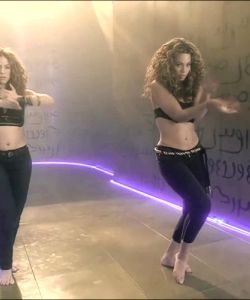 Beyonce + Shakira Sexy Belly Dancing Plot – Beautiful Liar