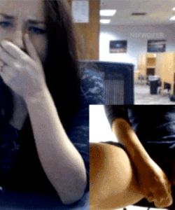 Daring ur gf to fuck her pussy with a dildo in a library