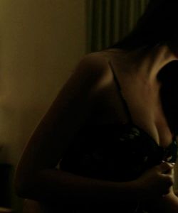 Emily Ratajkowski In “Gone Girl”