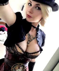 Hot busty steampunk cosplay