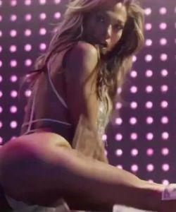 Jennifer Lopez – HUSTLERS Pole Dance In SloMo