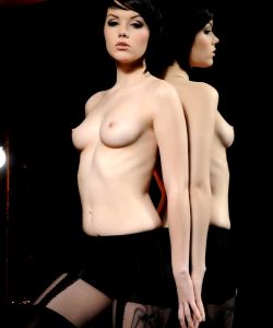 Mellisa Clarke – Just Topless