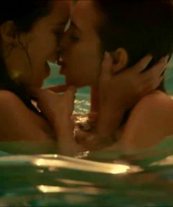 Riley Reid & Megan Rain In A Threesome