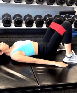 Sarah Hyland Working Out