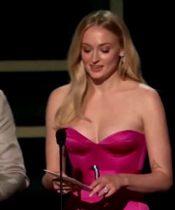 Sophie Turner Looking Gorgeous At The 2020 SAG Awards
