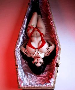 Vampirella By Kalinka Fox